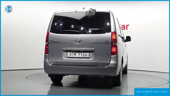 HYUNDAI STAREX 5-SEATER VAN