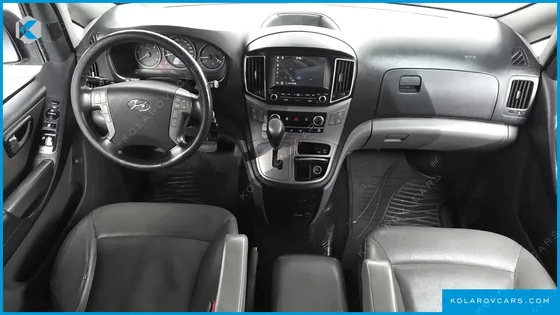 HYUNDAI STAREX 5-SEATER VAN