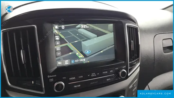 HYUNDAI STAREX 5-SEATER VAN