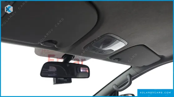 HYUNDAI STAREX 5-SEATER VAN