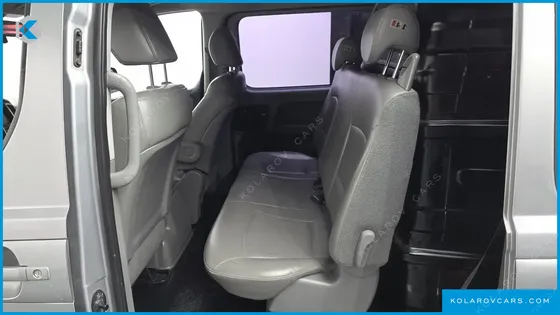 HYUNDAI STAREX 5-SEATER VAN