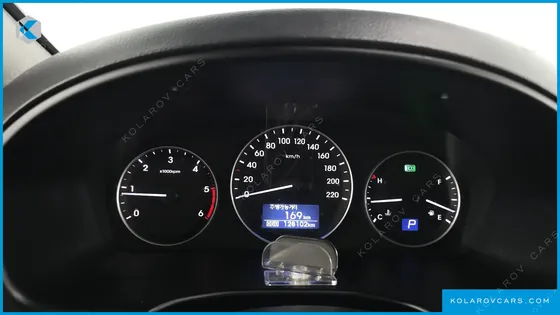 HYUNDAI STAREX VAN 3-SEATER