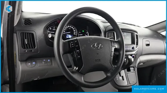 HYUNDAI STAREX VAN 3-SEATER