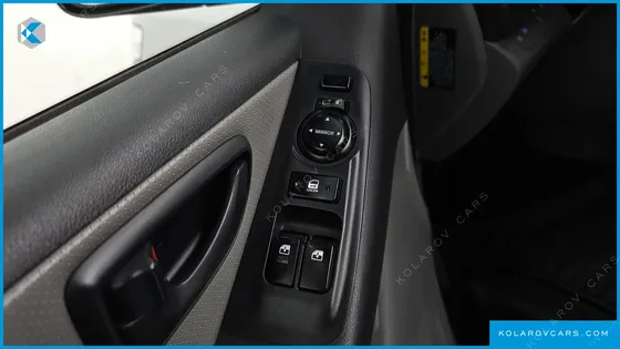 HYUNDAI STAREX VAN 3-SEATER