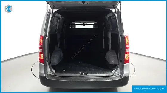 HYUNDAI STAREX VAN 3-SEATER