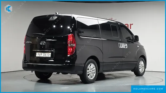 HYUNDAI STAREX VAN 5-SEATER