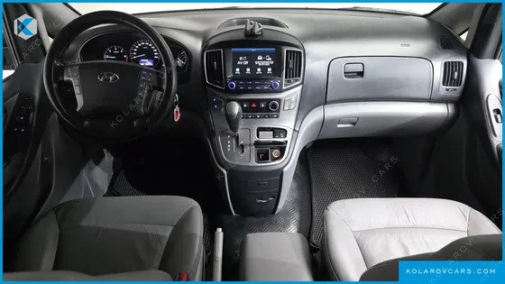 HYUNDAI STAREX VAN 5-SEATER