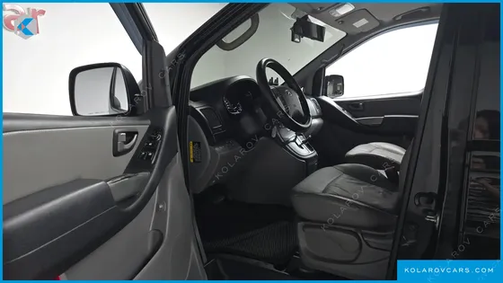 HYUNDAI STAREX VAN 5-SEATER