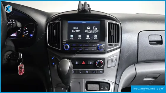 HYUNDAI STAREX VAN 5-SEATER
