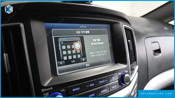 HYUNDAI STAREX VAN 5-SEATER