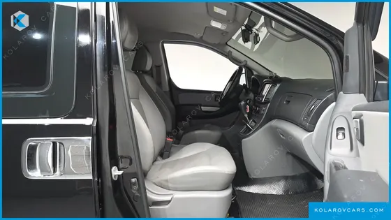 HYUNDAI STAREX VAN 5-SEATER