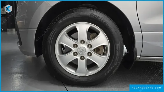 HYUNDAI STAREX WAGON 11-SEATER