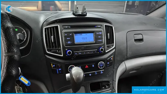 HYUNDAI STAREX WAGON 11-SEATER