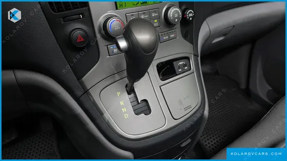 HYUNDAI STAREX 12-SEATER WAGON