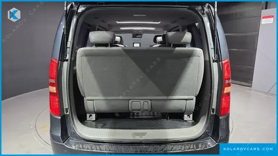 HYUNDAI STAREX 12-SEATER WAGON