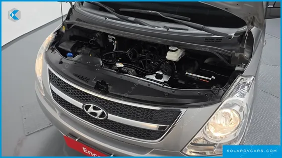 HYUNDAI STAREX 12-SEATER WAGON