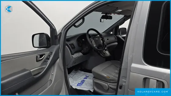 HYUNDAI STAREX 12-SEATER WAGON