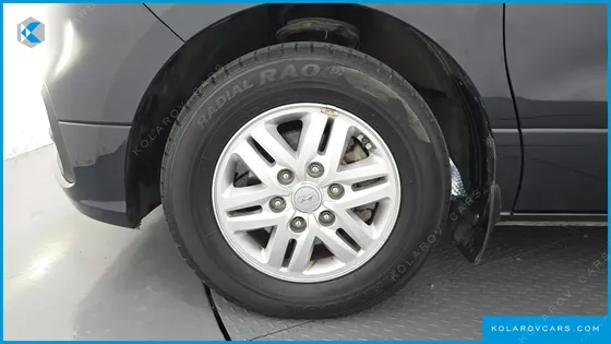 HYUNDAI STAREX VAN 5-SEATER
