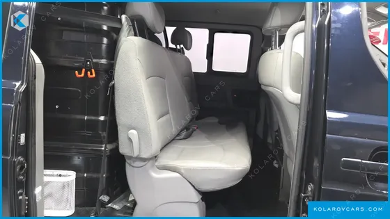 HYUNDAI STAREX VAN 5-SEATER