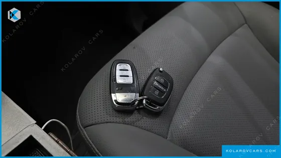 HYUNDAI STAREX VAN 5-SEATER