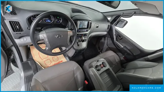 HYUNDAI STAREX 3-SEATER VAN