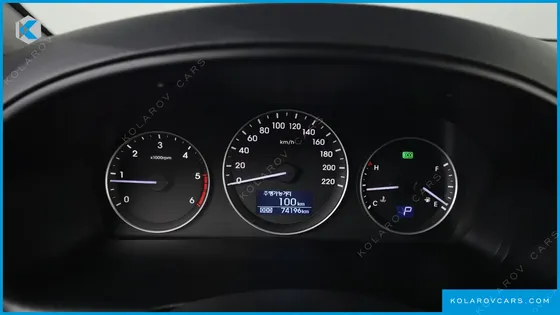 HYUNDAI STAREX 3-SEATER VAN