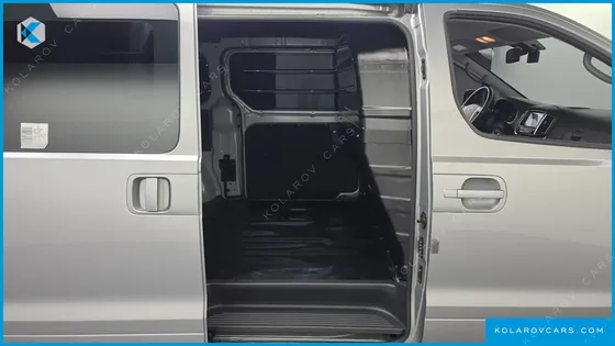 HYUNDAI STAREX 3-SEATER VAN