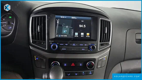 HYUNDAI STAREX 3-SEATER VAN