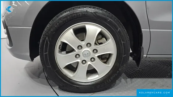 HYUNDAI STAREX 4WD WAGON 12-SEATER