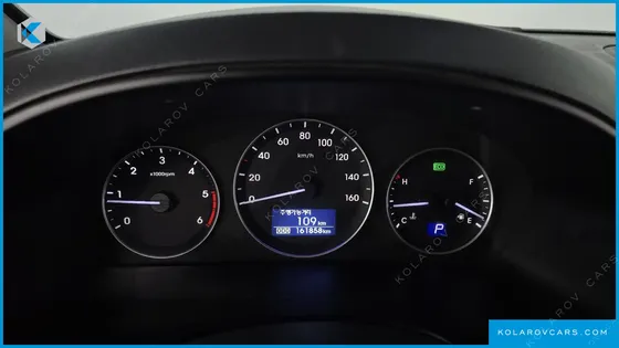 HYUNDAI STAREX 4WD WAGON 12-SEATER