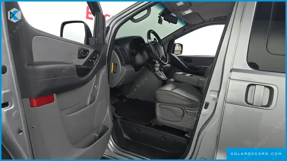 HYUNDAI STAREX 4WD WAGON 12-SEATER