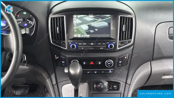HYUNDAI STAREX 4WD WAGON 12-SEATER