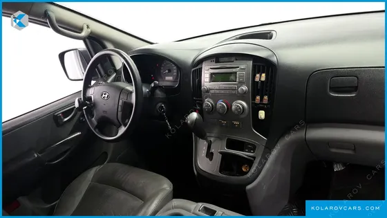 HYUNDAI STAREX 3-SEATER VAN