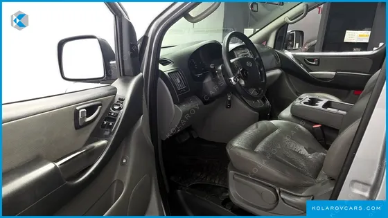 HYUNDAI STAREX 3-SEATER VAN