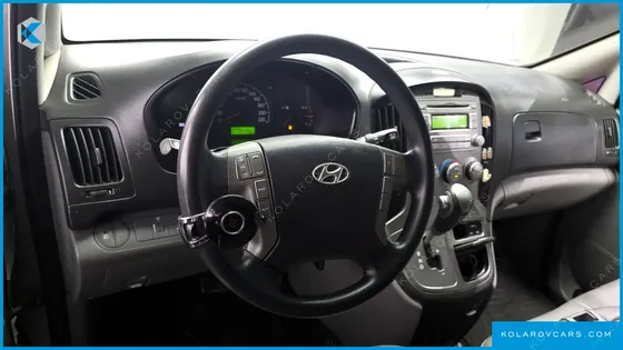 HYUNDAI STAREX 3-SEATER VAN