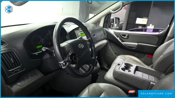 HYUNDAI STAREX 3-SEATER VAN