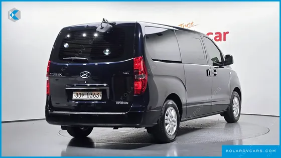 HYUNDAI STAREX VAN 5-SEATER