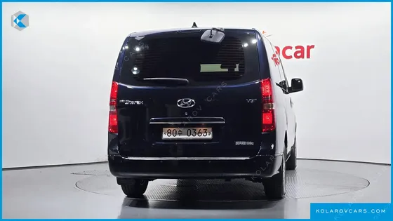 HYUNDAI STAREX VAN 5-SEATER