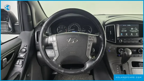 HYUNDAI STAREX VAN 5-SEATER