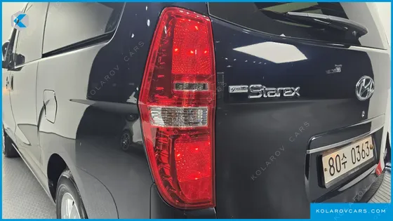 HYUNDAI STAREX VAN 5-SEATER