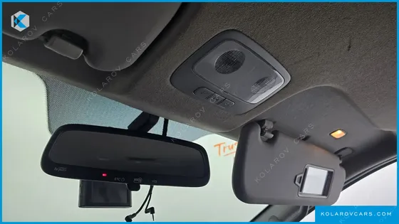 HYUNDAI STAREX VAN 5-SEATER
