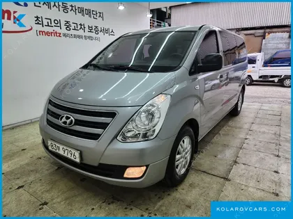 HYUNDAI STAREX 5-SEATER VAN