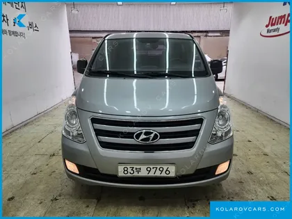 HYUNDAI STAREX 5-SEATER VAN