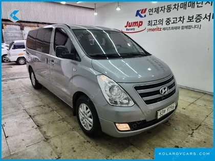 HYUNDAI STAREX 5-SEATER VAN