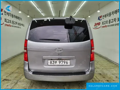 HYUNDAI STAREX 5-SEATER VAN