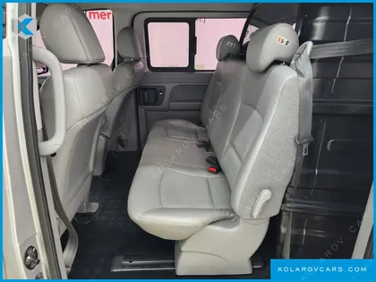 HYUNDAI STAREX 5-SEATER VAN