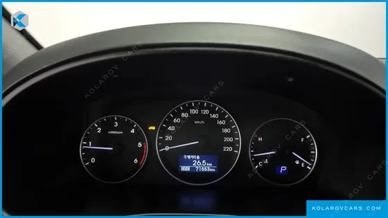 HYUNDAI STAREX VAN 3-SEATER