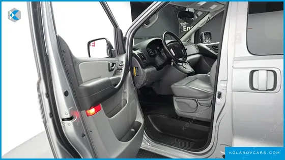 HYUNDAI STAREX VAN 3-SEATER