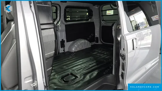 HYUNDAI STAREX VAN 3-SEATER