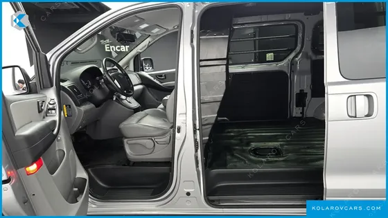 HYUNDAI STAREX VAN 3-SEATER